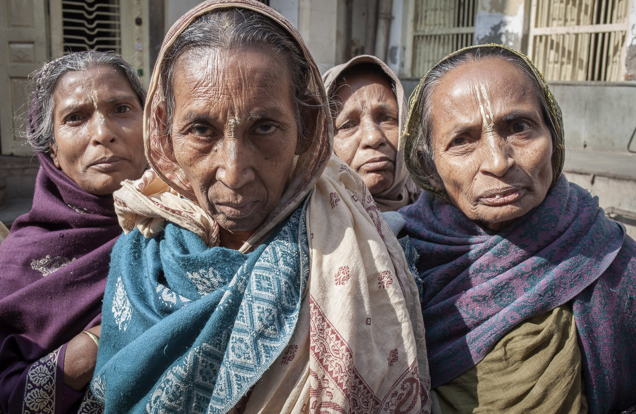 Group of widows begging, Vrindavan, Mathura district, India
